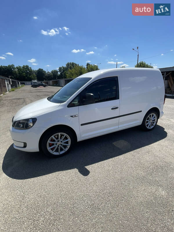 Грузовой фургон Volkswagen Caddy 2013 в Киеве