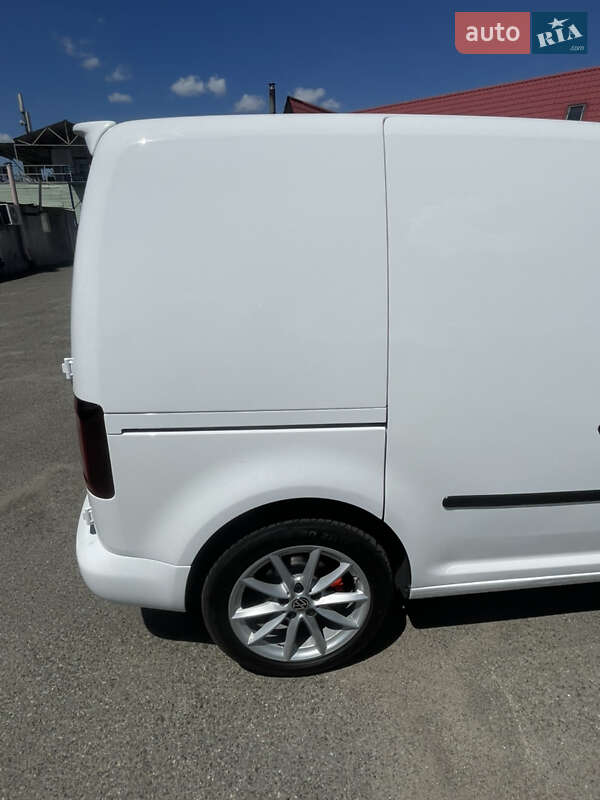 Грузовой фургон Volkswagen Caddy 2013 в Киеве
