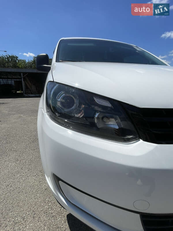 Грузовой фургон Volkswagen Caddy 2013 в Киеве