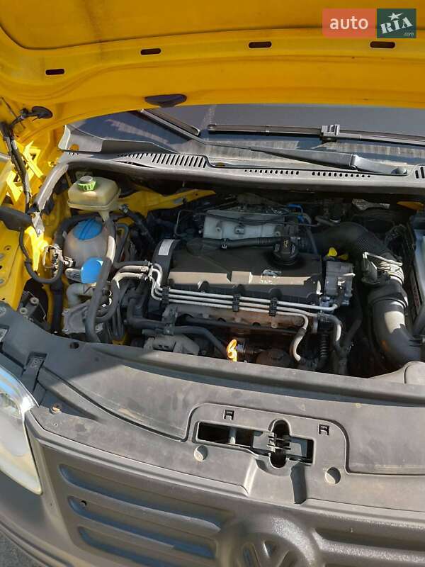 Мінівен Volkswagen Caddy 2006 в Миколаєві