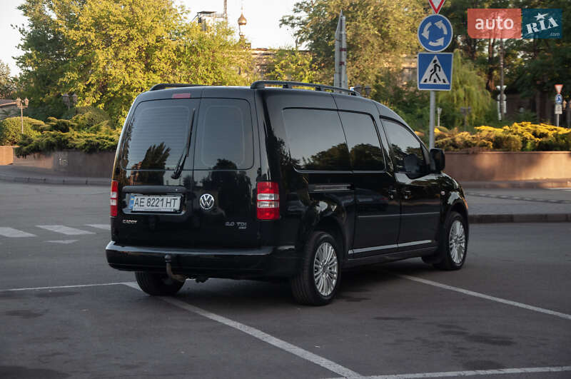 Грузовой фургон Volkswagen Caddy 2011 в Каменском