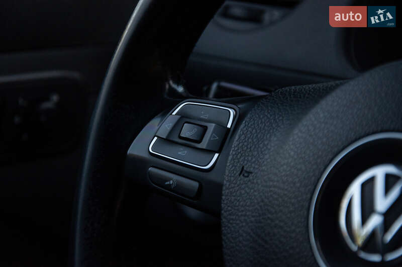 Грузовой фургон Volkswagen Caddy 2011 в Каменском