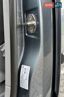 Минивэн Volkswagen Caddy 2010 в 