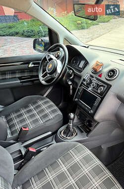 Вантажний фургон Volkswagen Caddy 2011 в 