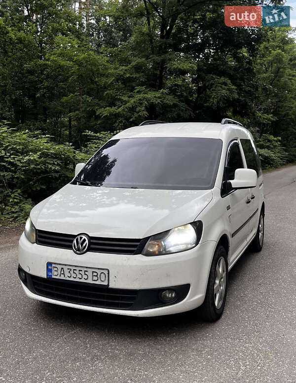 Грузовой фургон Volkswagen Caddy 2013 в Киеве