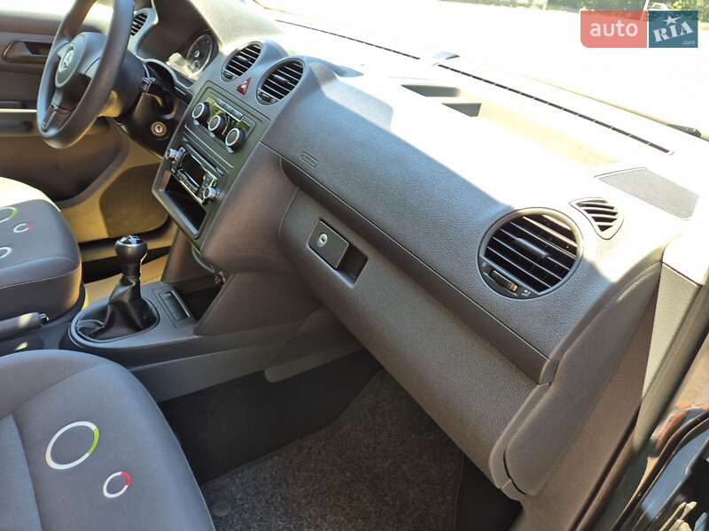 Минивэн Volkswagen Caddy 2012 в Полтаве