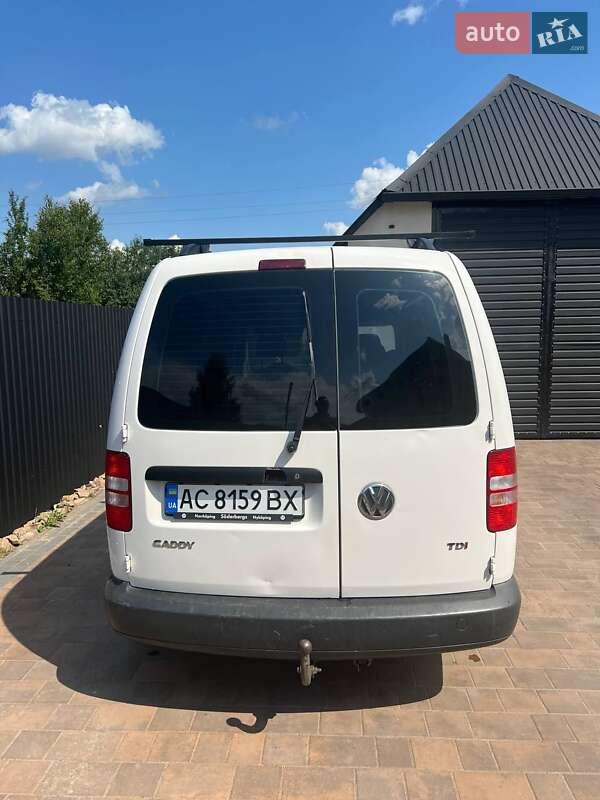 Грузовой фургон Volkswagen Caddy 2012 в Любешове