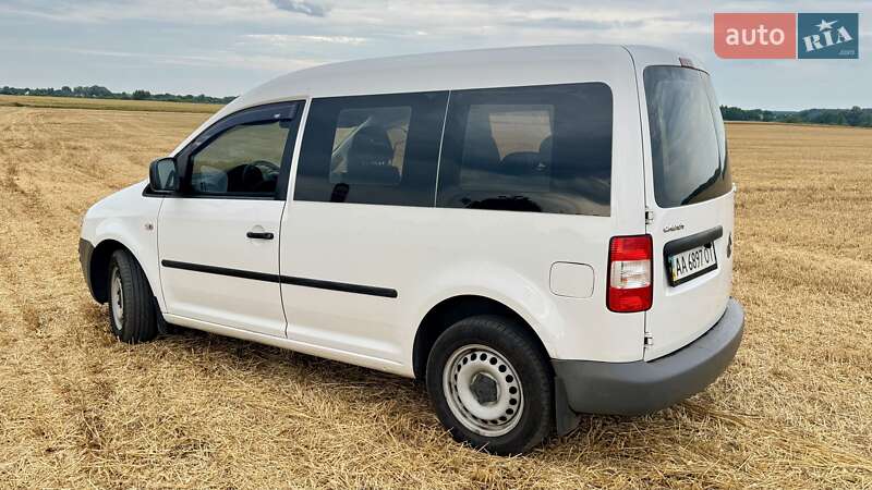 Минивэн Volkswagen Caddy 2010 в Киеве