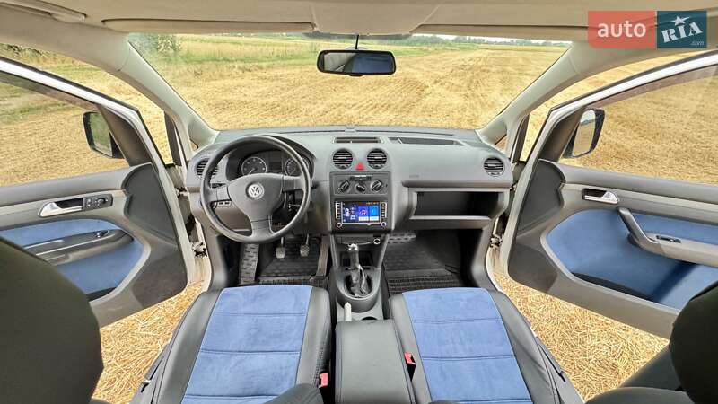 Минивэн Volkswagen Caddy 2010 в Киеве