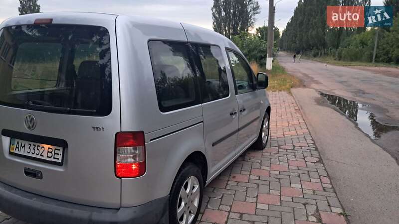 Минивэн Volkswagen Caddy 2005 в Коростене