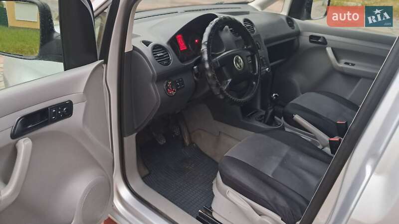 Минивэн Volkswagen Caddy 2005 в Коростене