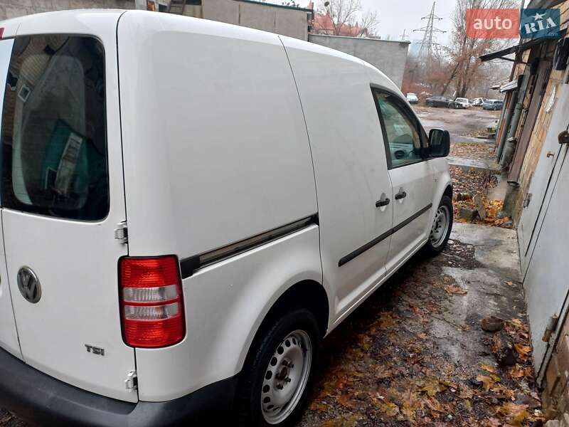 Грузовой фургон Volkswagen Caddy 2013 в Киеве