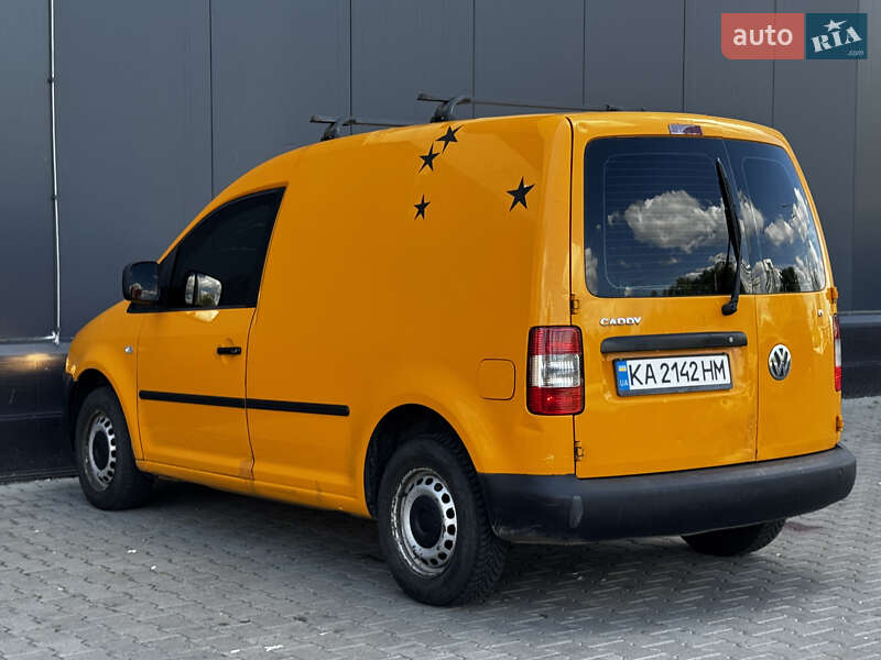 Грузовой фургон Volkswagen Caddy 2006 в Киеве