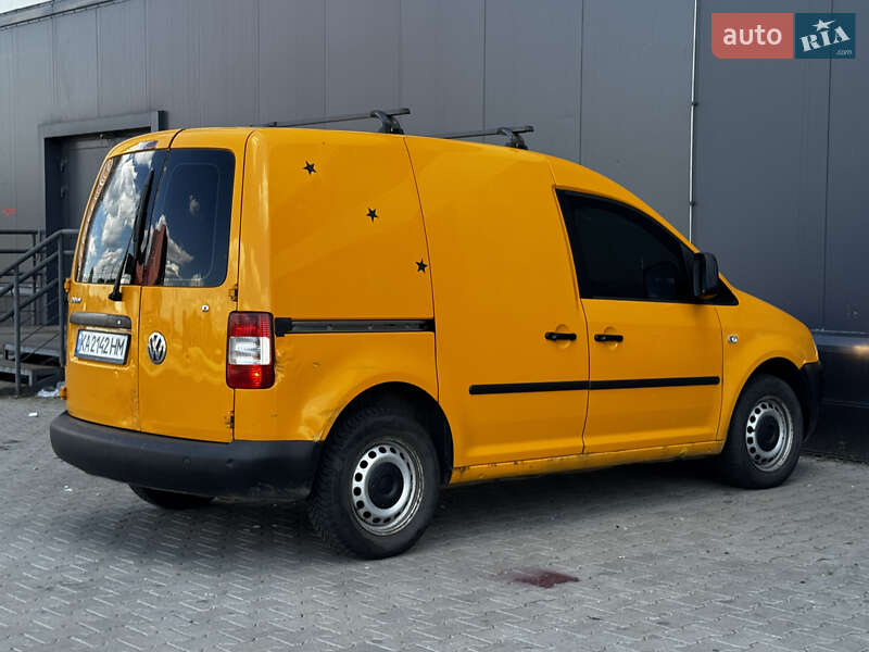 Грузовой фургон Volkswagen Caddy 2006 в Киеве