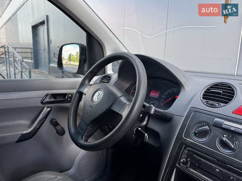 Грузовой фургон Volkswagen Caddy 2006 в Киеве