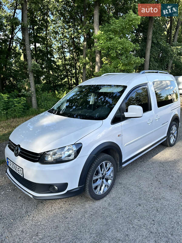 Минивэн Volkswagen Caddy 2015 в Киеве