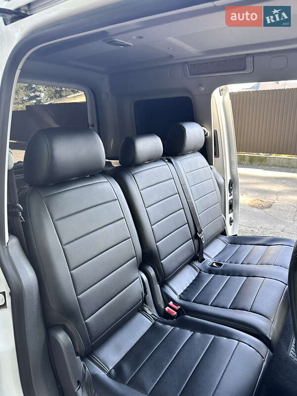 Минивэн Volkswagen Caddy 2015 в Киеве