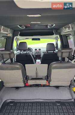 Минивэн Volkswagen Caddy 2011 в 