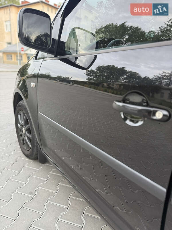 Минивэн Volkswagen Caddy 2011 в Стрые
