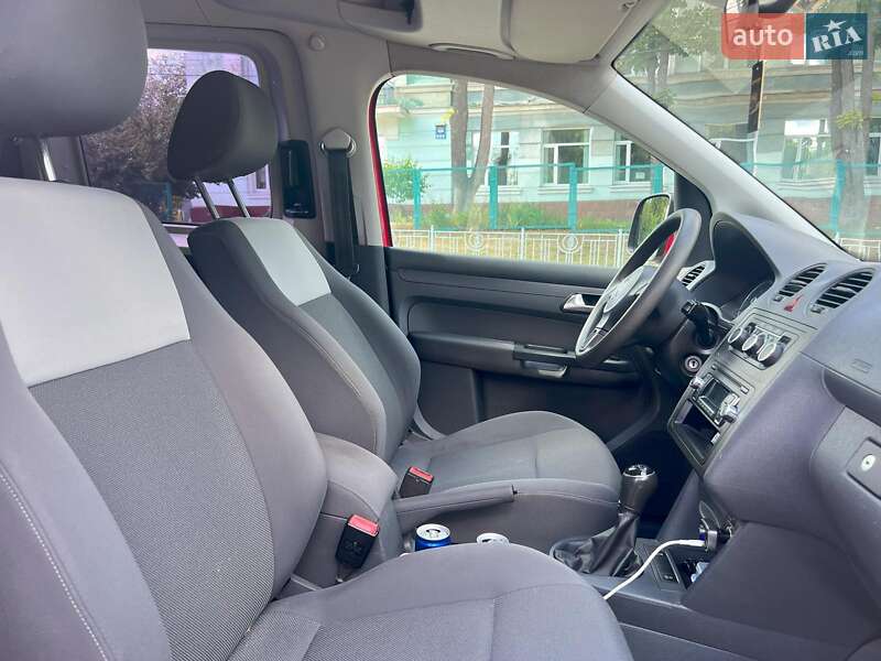 Минивэн Volkswagen Caddy 2012 в Киеве