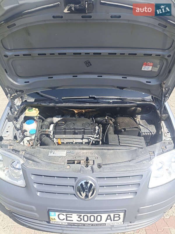Мінівен Volkswagen Caddy 2010 в Чернівцях