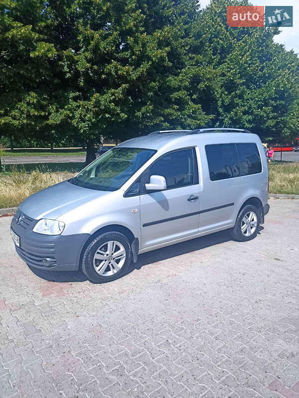 Мінівен Volkswagen Caddy 2010 в Чернівцях