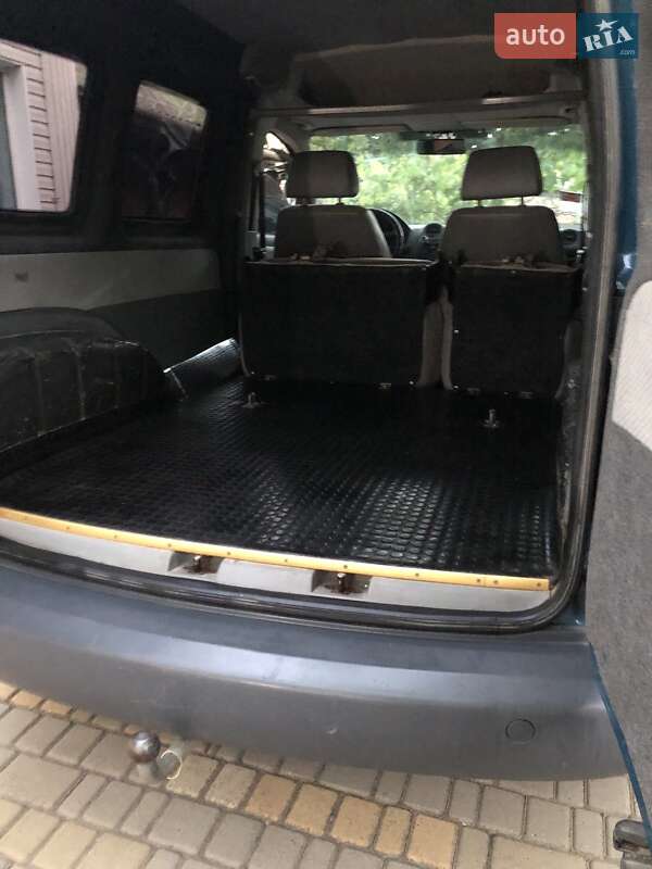 Минивэн Volkswagen Caddy 2004 в Доброславе