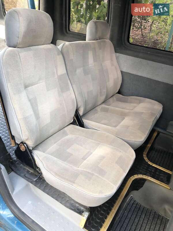 Минивэн Volkswagen Caddy 2004 в Доброславе
