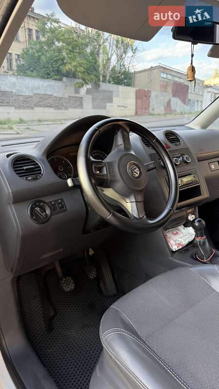 Минивэн Volkswagen Caddy 2011 в Николаеве