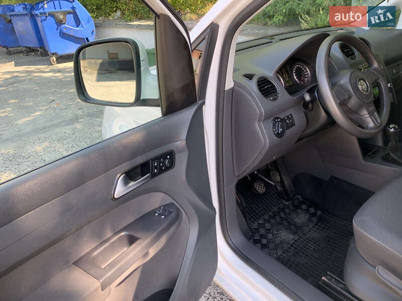 Минивэн Volkswagen Caddy 2014 в Сваляве