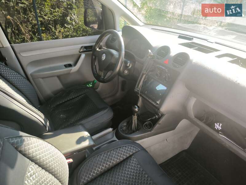 Минивэн Volkswagen Caddy 2006 в Киеве