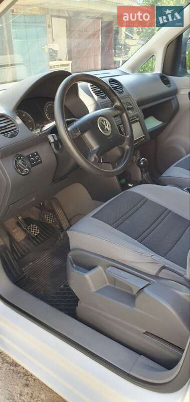 Минивэн Volkswagen Caddy 2004 в Киеве