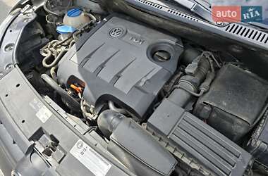 Минивэн Volkswagen Caddy 2011 в 