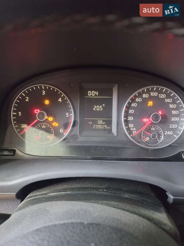Мінівен Volkswagen Caddy 2010 в Чернівцях