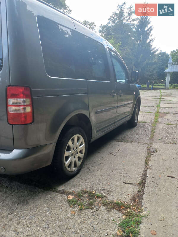 Мінівен Volkswagen Caddy 2010 в Чернівцях