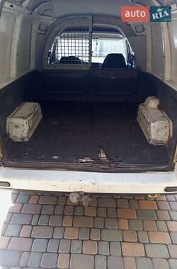 Грузовой фургон Volkswagen Caddy 2003 в 