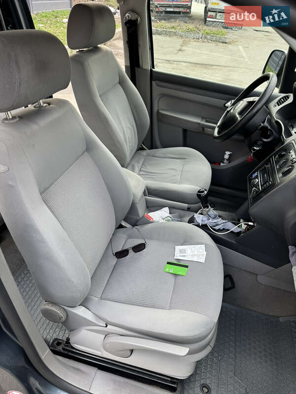 Мінівен Volkswagen Caddy 2005 в Києві