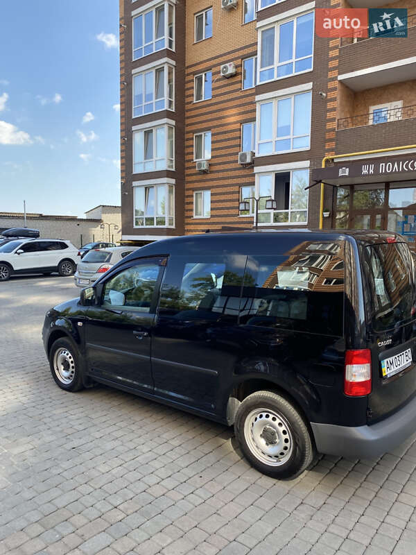 Минивэн Volkswagen Caddy 2010 в Житомире