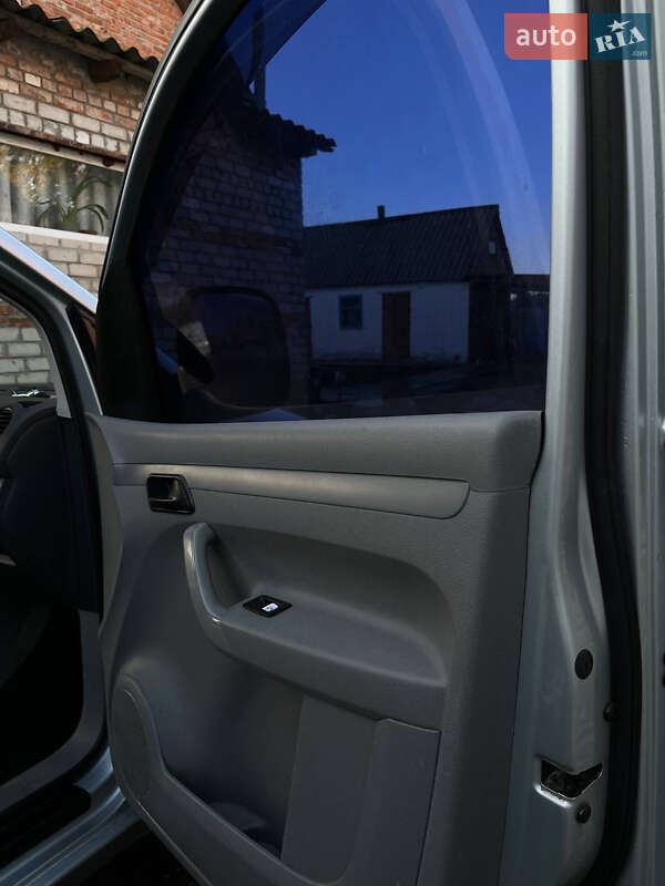 Минивэн Volkswagen Caddy 2005 в Богодухове