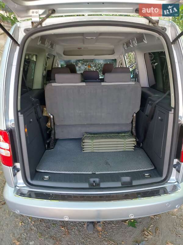 Минивэн Volkswagen Caddy 2011 в Черновцах
