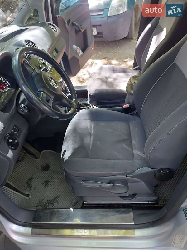 Минивэн Volkswagen Caddy 2011 в Черновцах