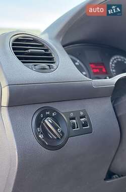 Минивэн Volkswagen Caddy 2010 в 