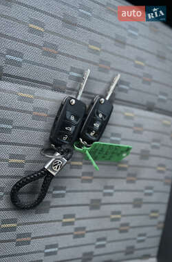 Грузопассажирский фургон Volkswagen Caddy 2012 в 