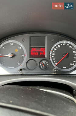 Грузовой фургон Volkswagen Caddy 2006 в 