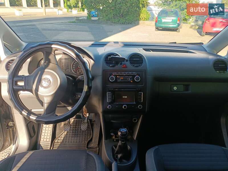 Минивэн Volkswagen Caddy 2015 в Харькове