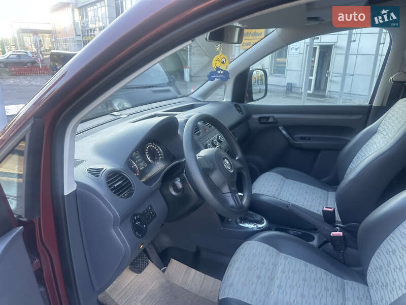 Грузовой фургон Volkswagen Caddy 2011 в Житомире