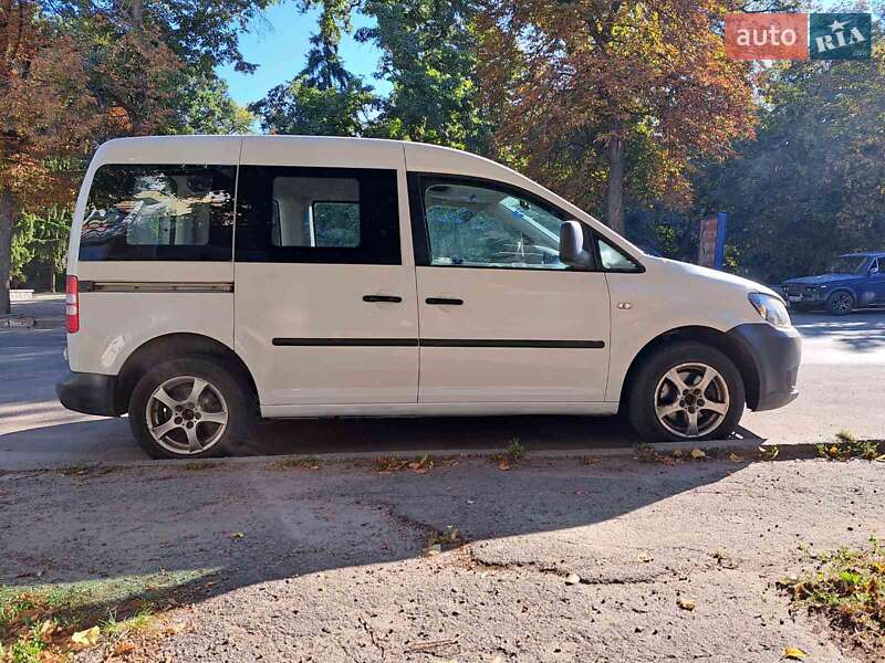 Минивэн Volkswagen Caddy 2011 в 