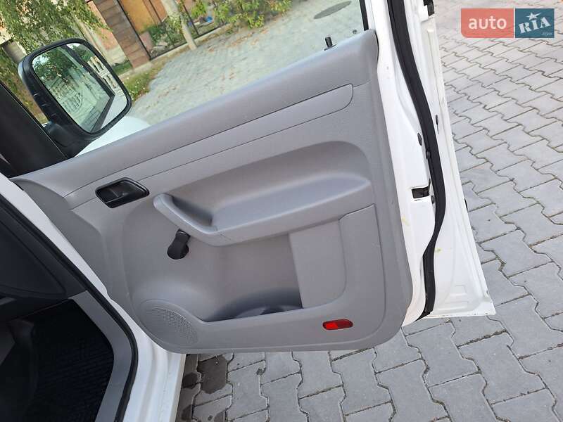 Минивэн Volkswagen Caddy 2007 в Черновцах