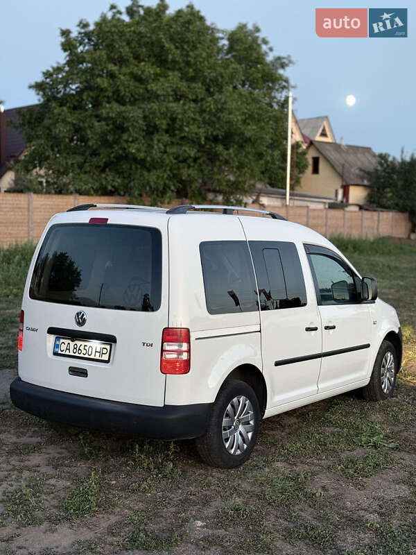Минивэн Volkswagen Caddy 2010 в Смеле