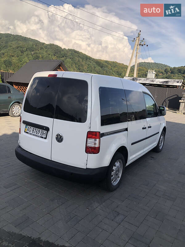 Минивэн Volkswagen Caddy 2008 в Иршаве